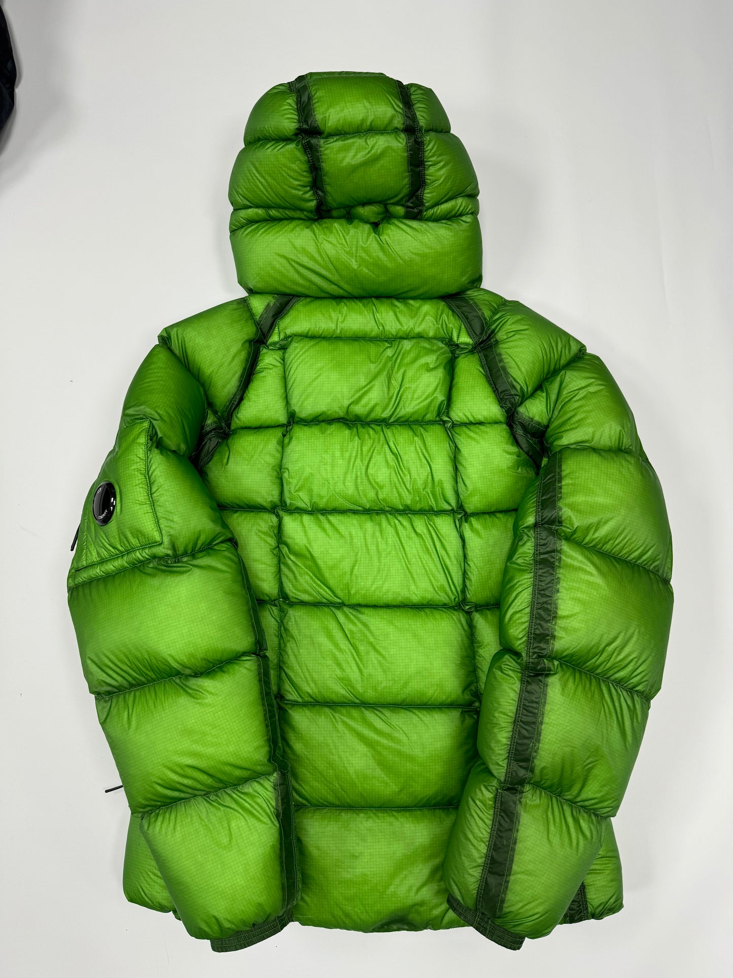 Cp company DD shell down jacket (L)