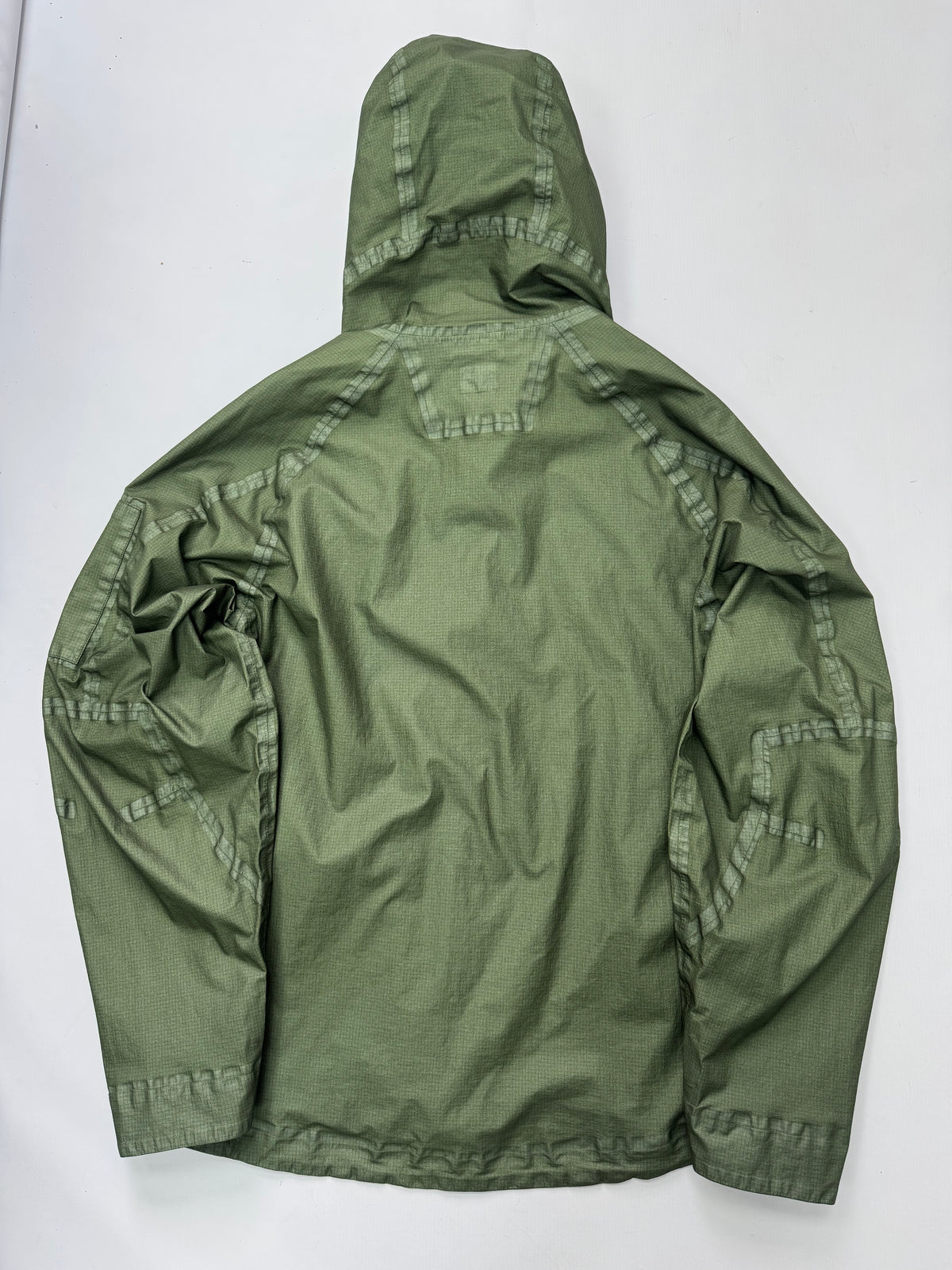 Cp company goretex jacket (L)