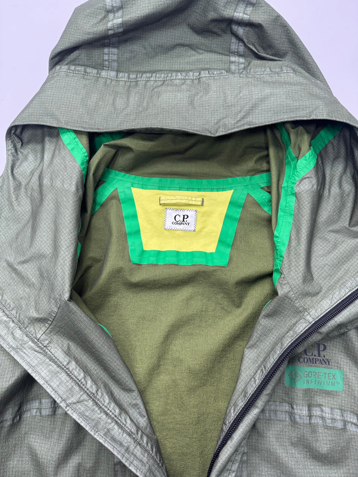 Cp company goretex jacket (L)