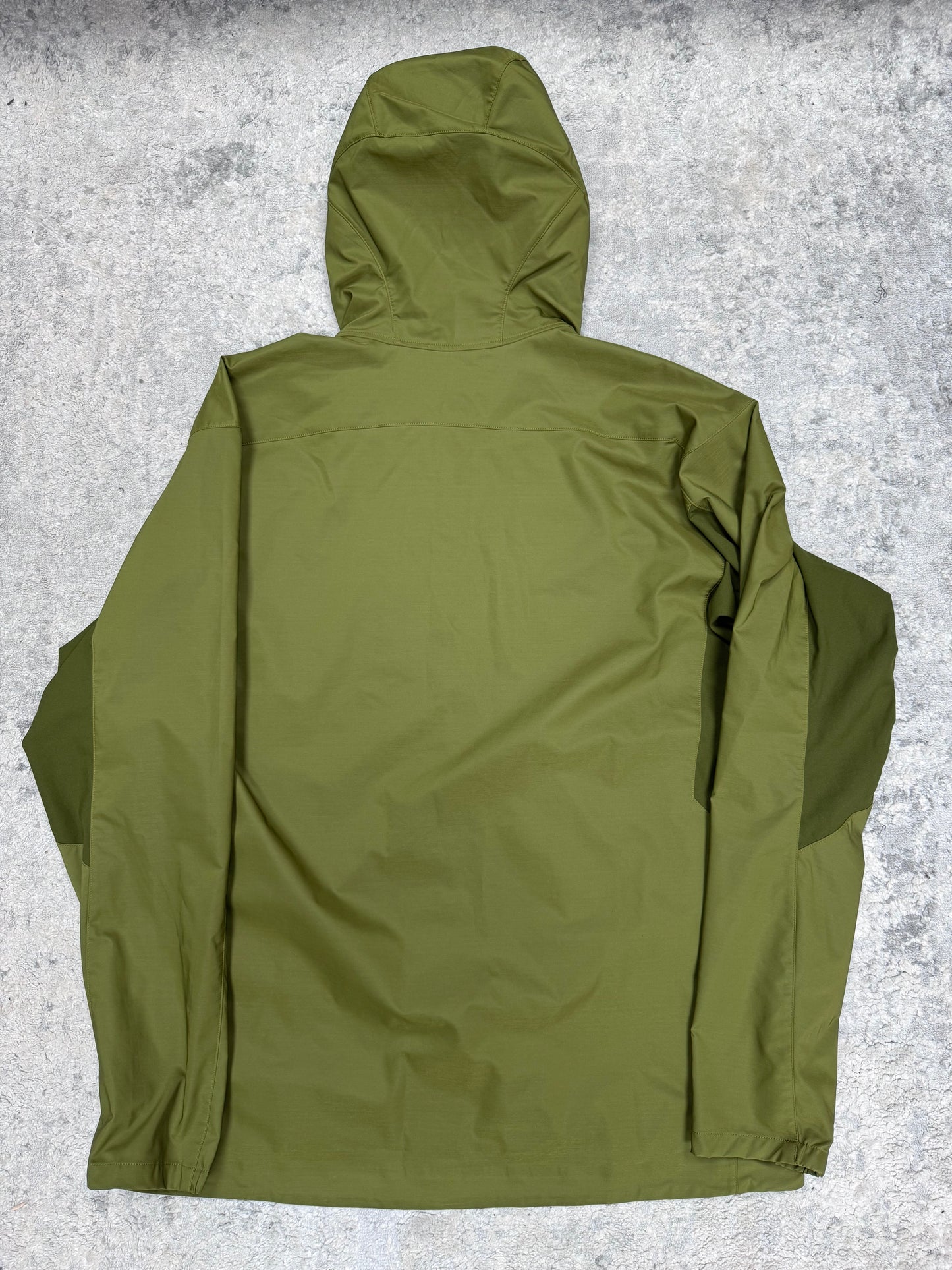 Arcteryx tenquille hooded jacket (XL)