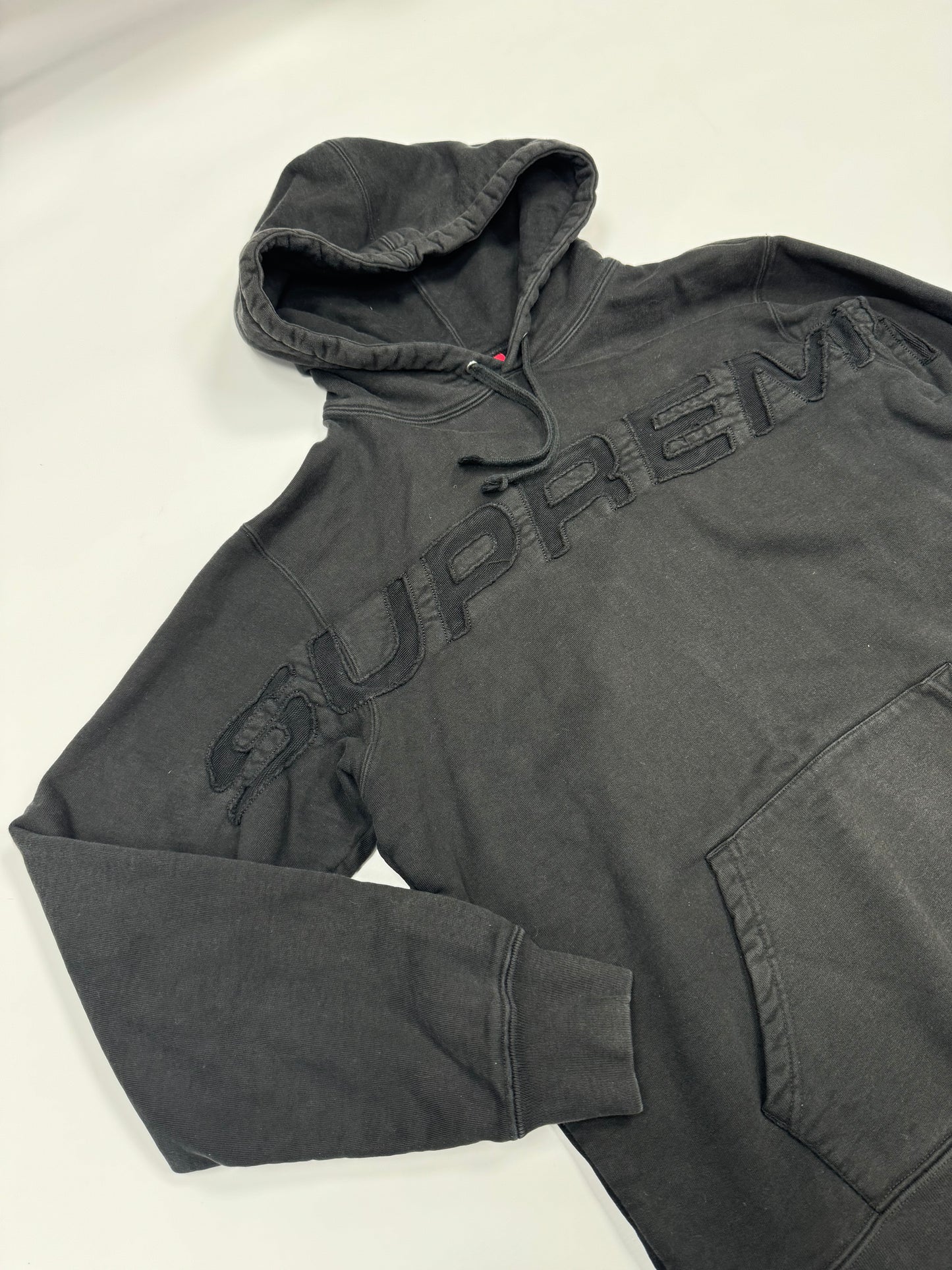 Supreme spell out hoodie (M)