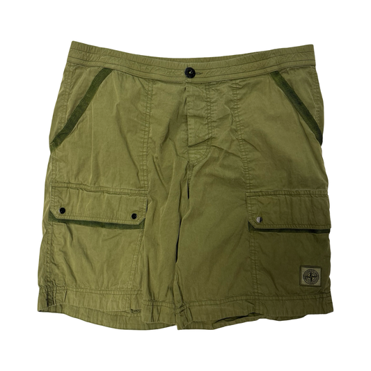 Stone island shorts (L)