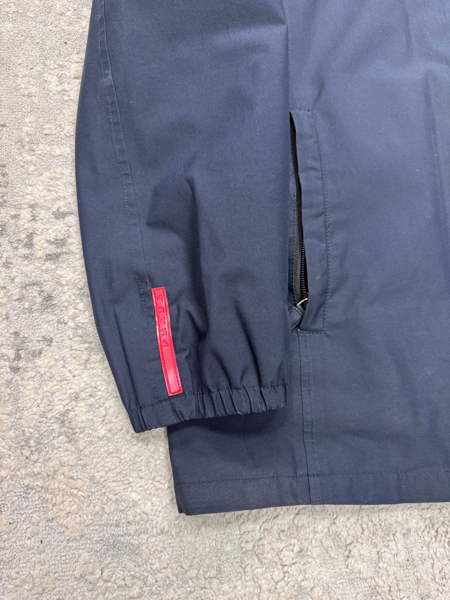 Prada sport goretex jacket (M)