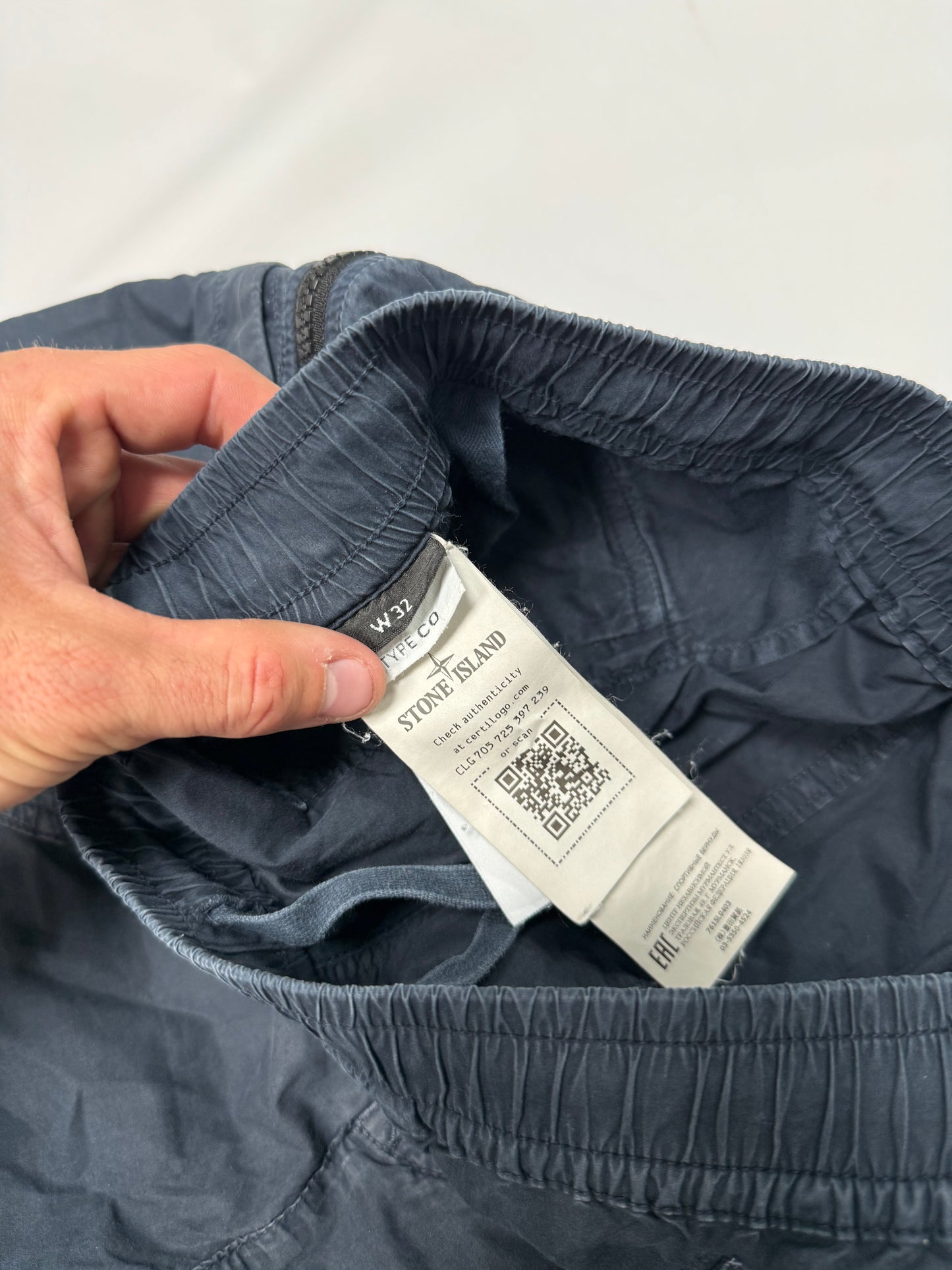 Stone island cargo shorts (W32)