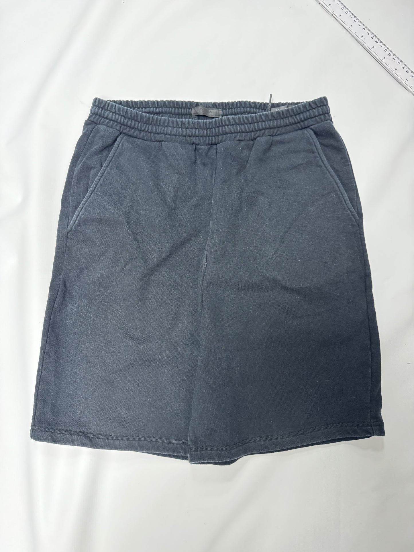 Prada sport jogger shorts (M)