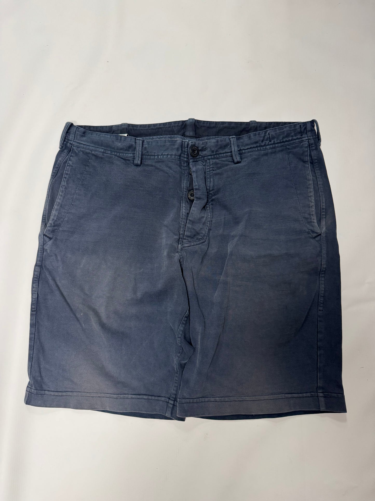Stone island marina cargo shorts (36W)