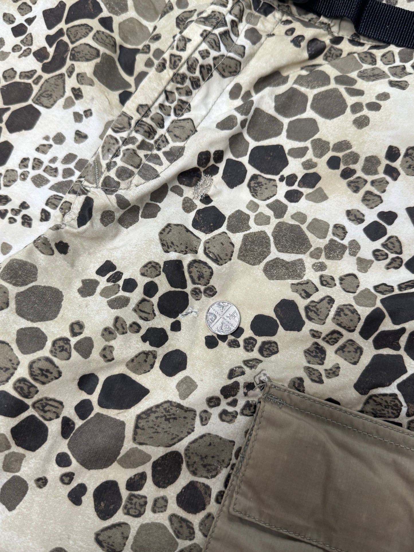 Stone island alligator camo shorts (W32)