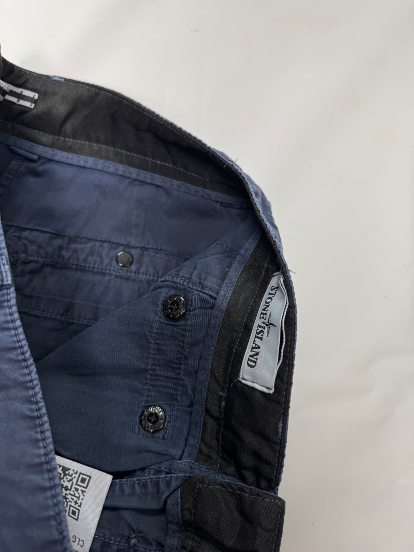 Stone island cargo shorts (W30)