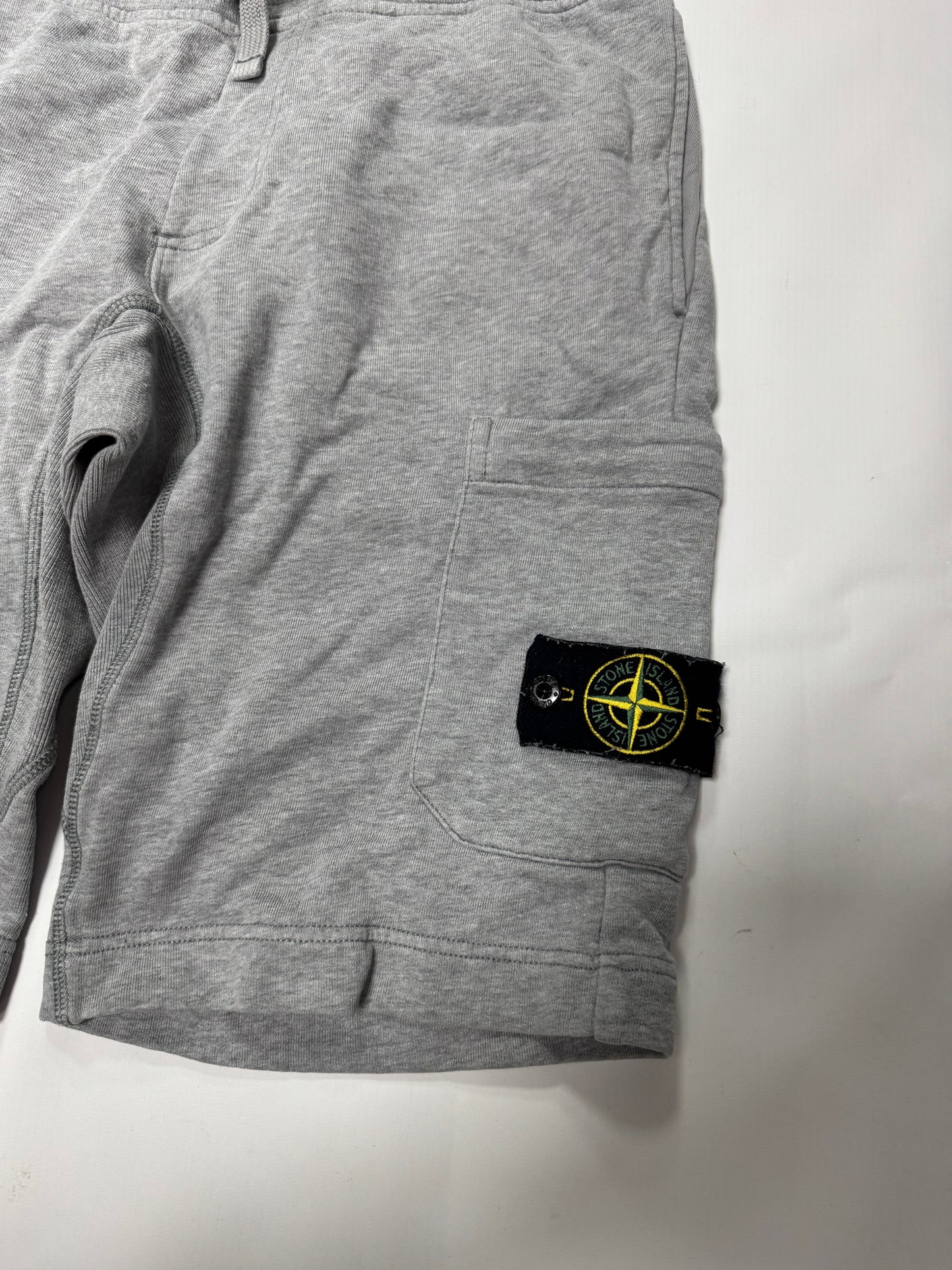 Stone island jogger shorts (M)