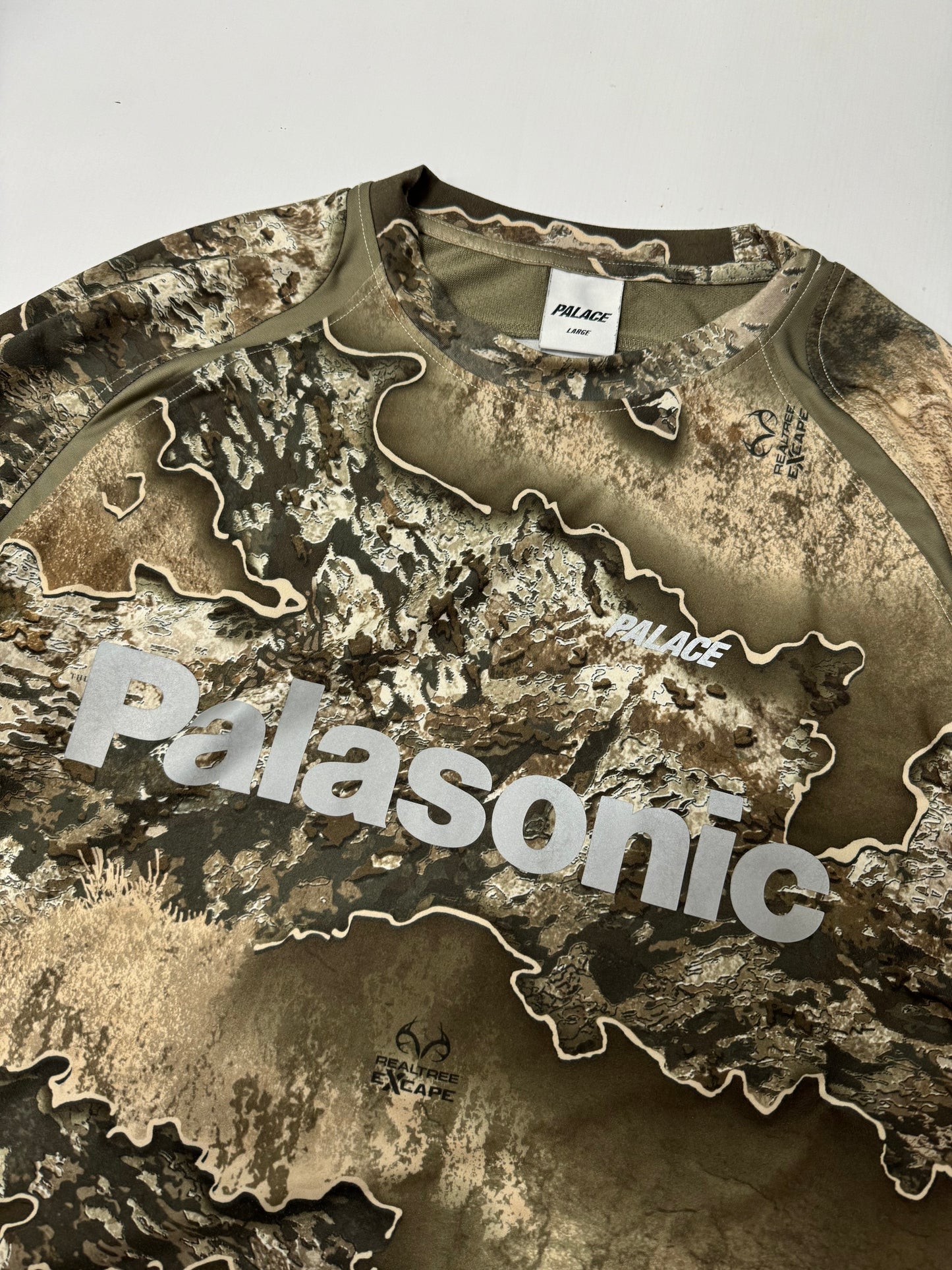 Palace real tree trail runner long sleeve top (L)