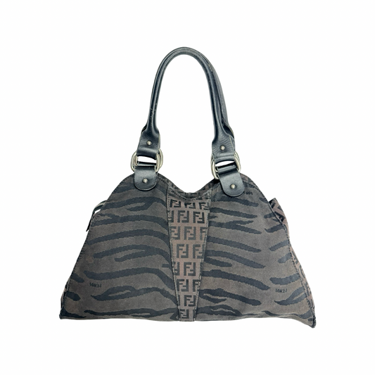 Fendi trapezio handbag (OS)