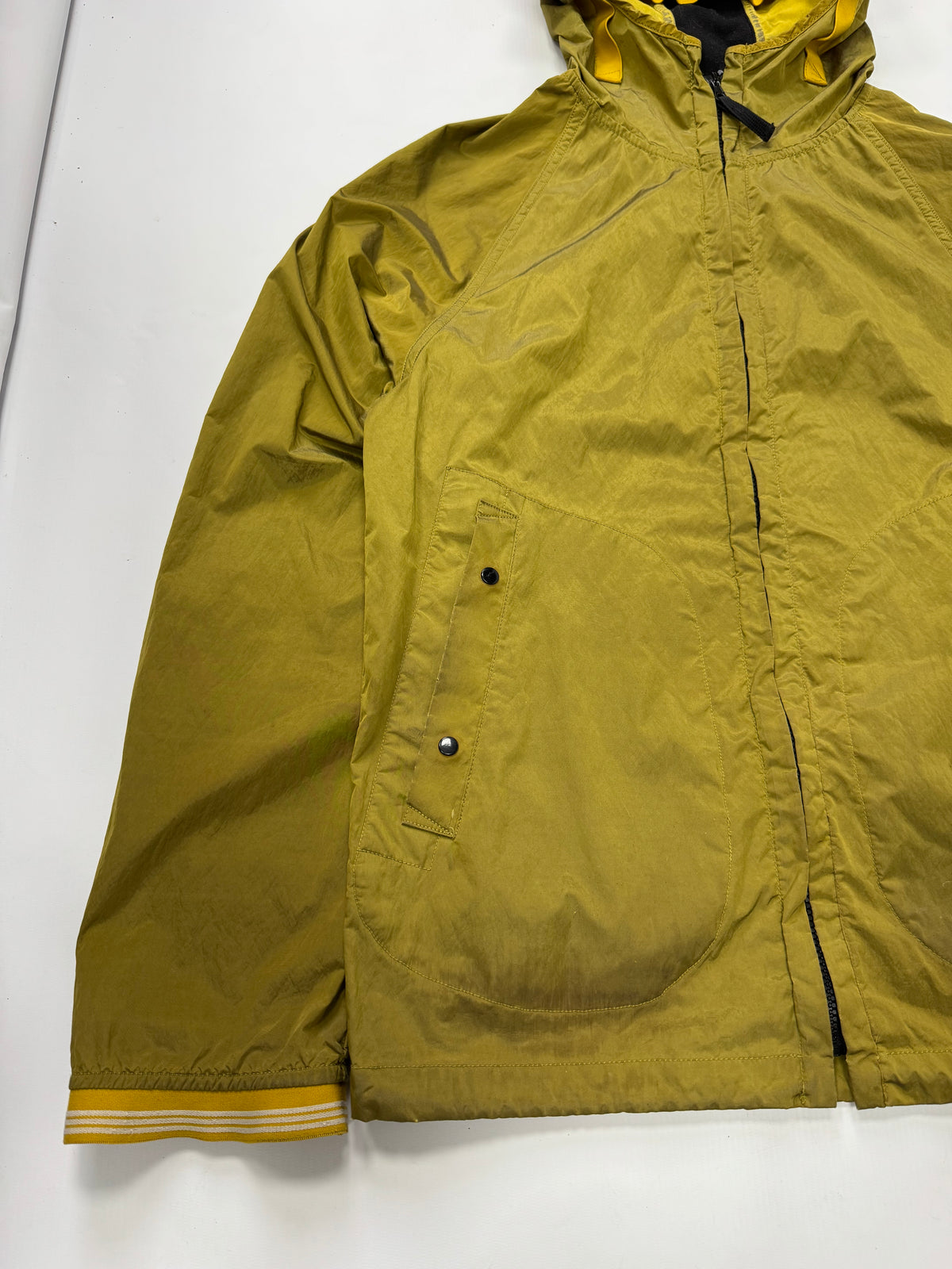Stone island nylon hooded jacket ( M)