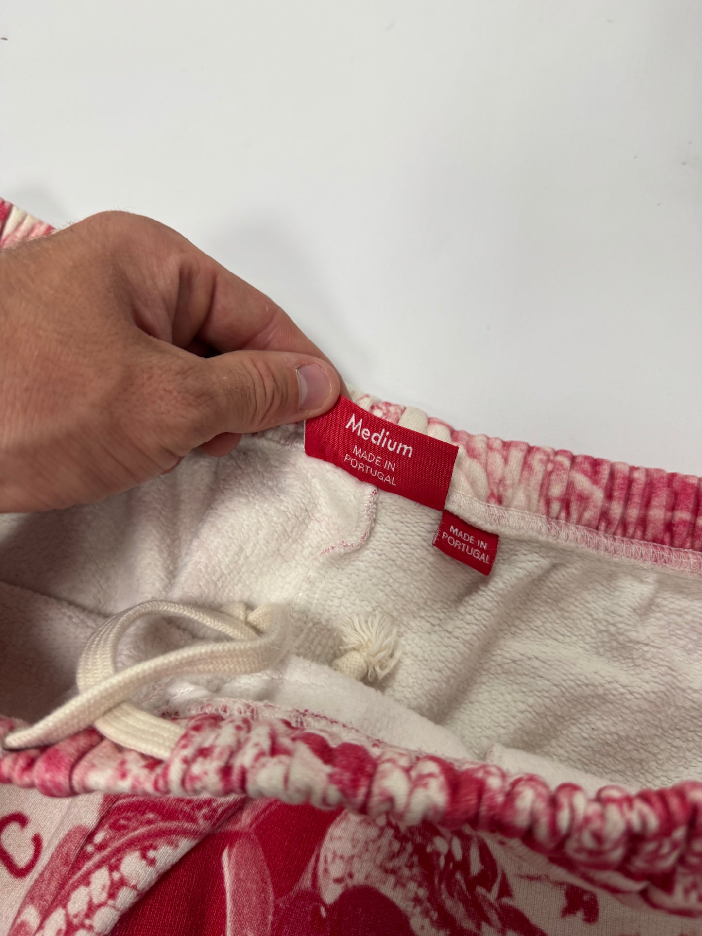 Supreme dollar shorts (M)