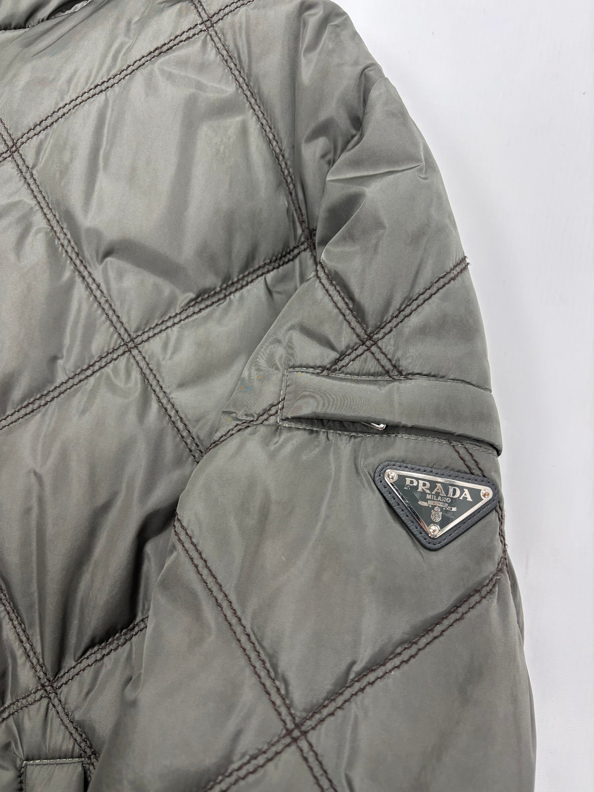 Prada Milano nylon diamond stitch down jacket (L)