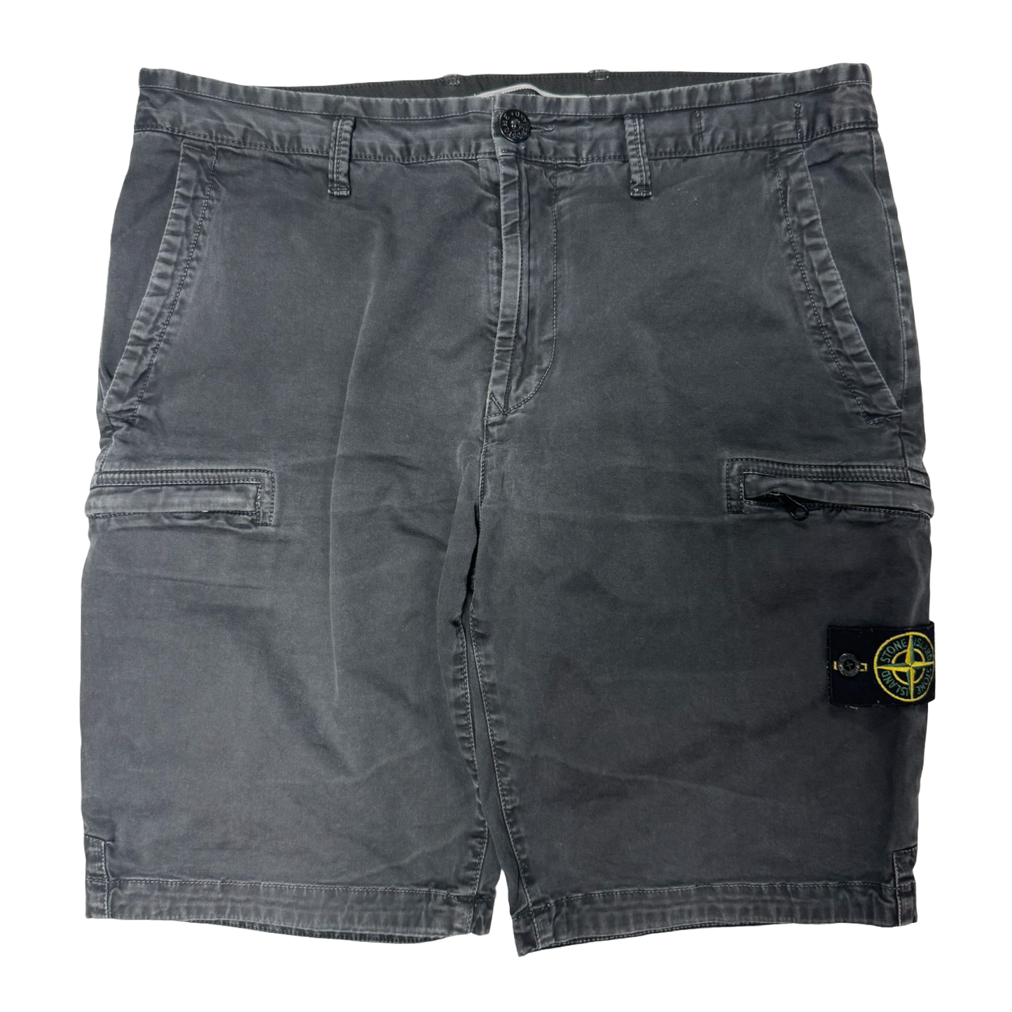 Stone island cargo shorts (32W)