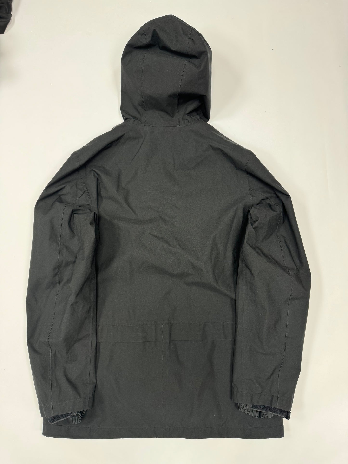 Prada sport goretex jacket (L)