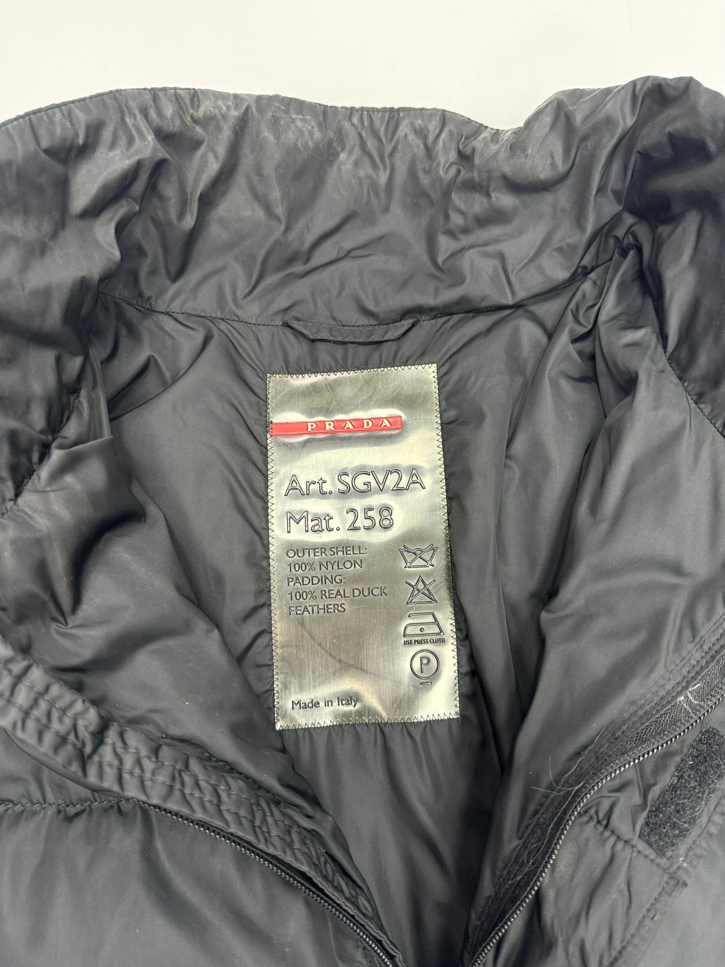 Prada sport puffer jacket (M)