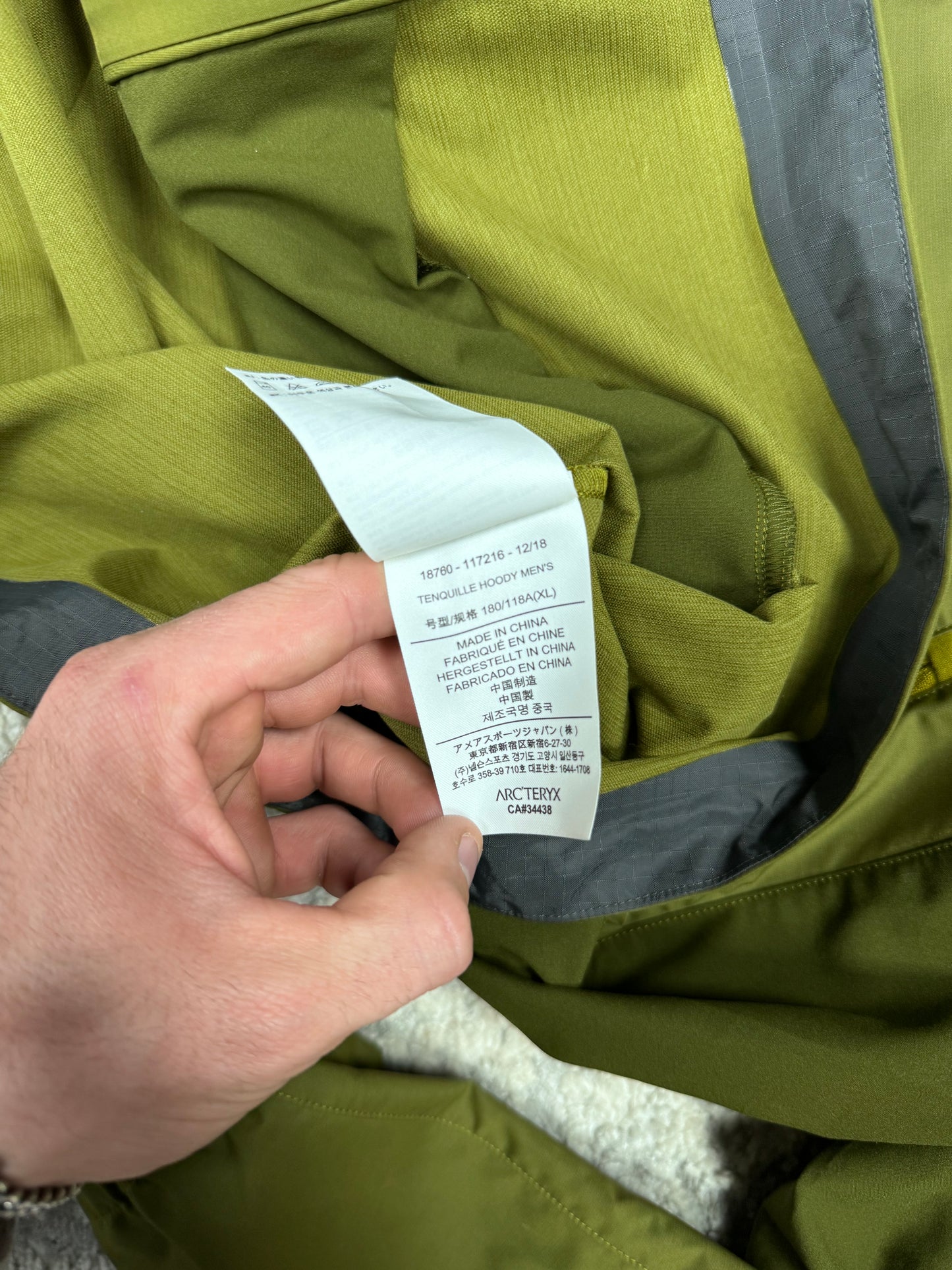 Arcteryx tenquille hooded jacket (XL)