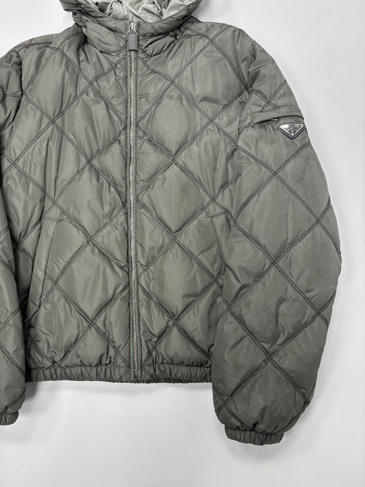 Prada Milano nylon diamond stitch down jacket (L)