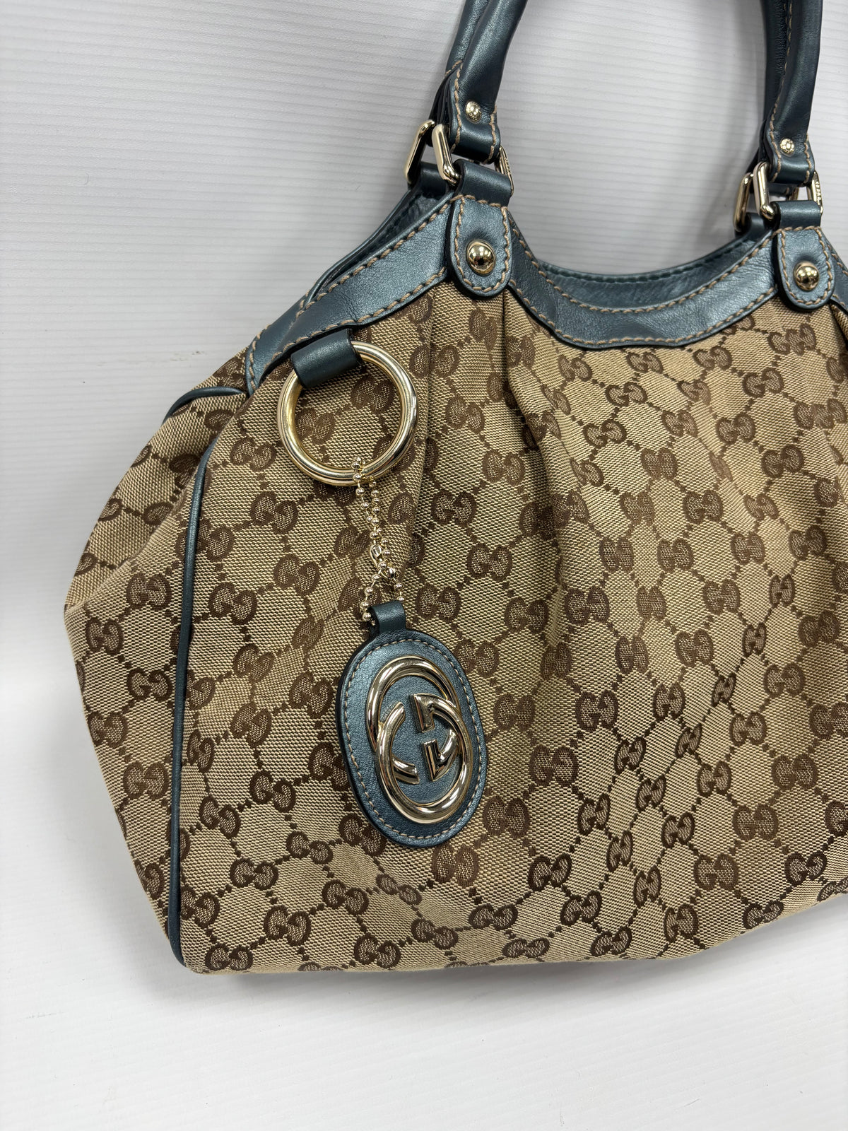 Gucci sukey medium tote bag