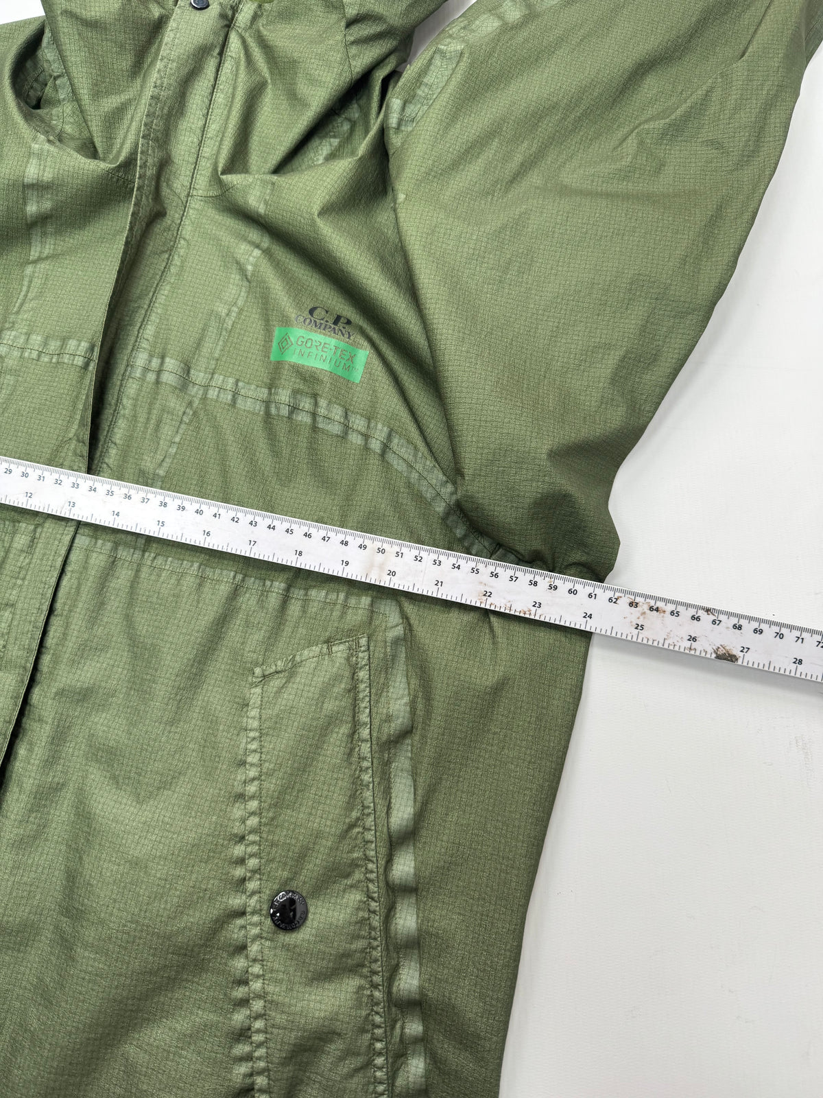 Cp company goretex jacket (L)