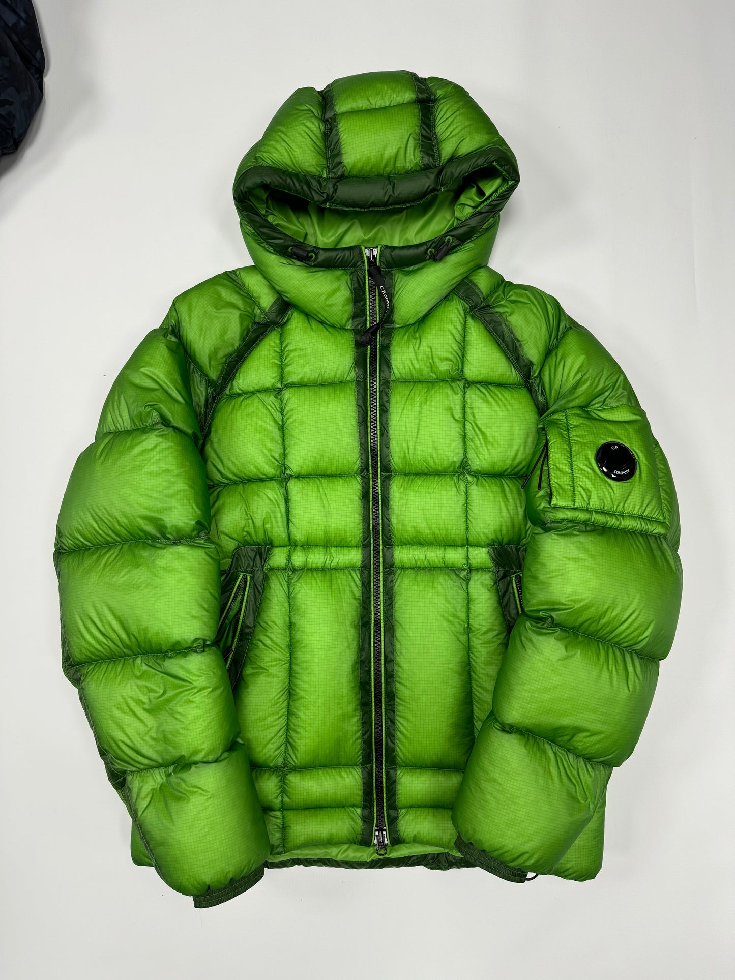 Cp company DD shell down jacket (L)