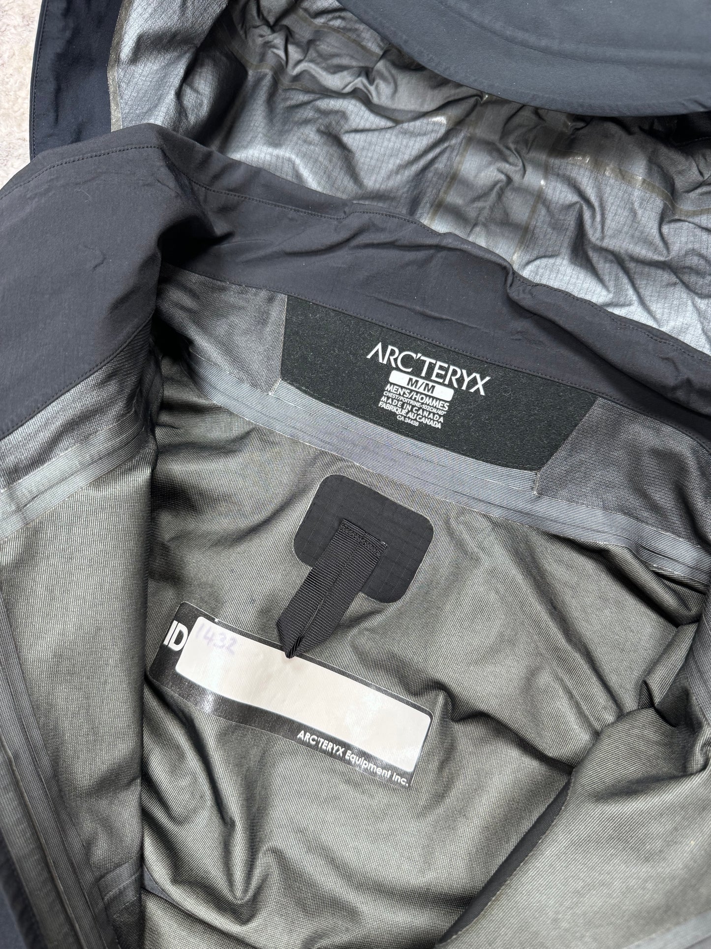 Arcteryx leaf alpha gen 2 (M)