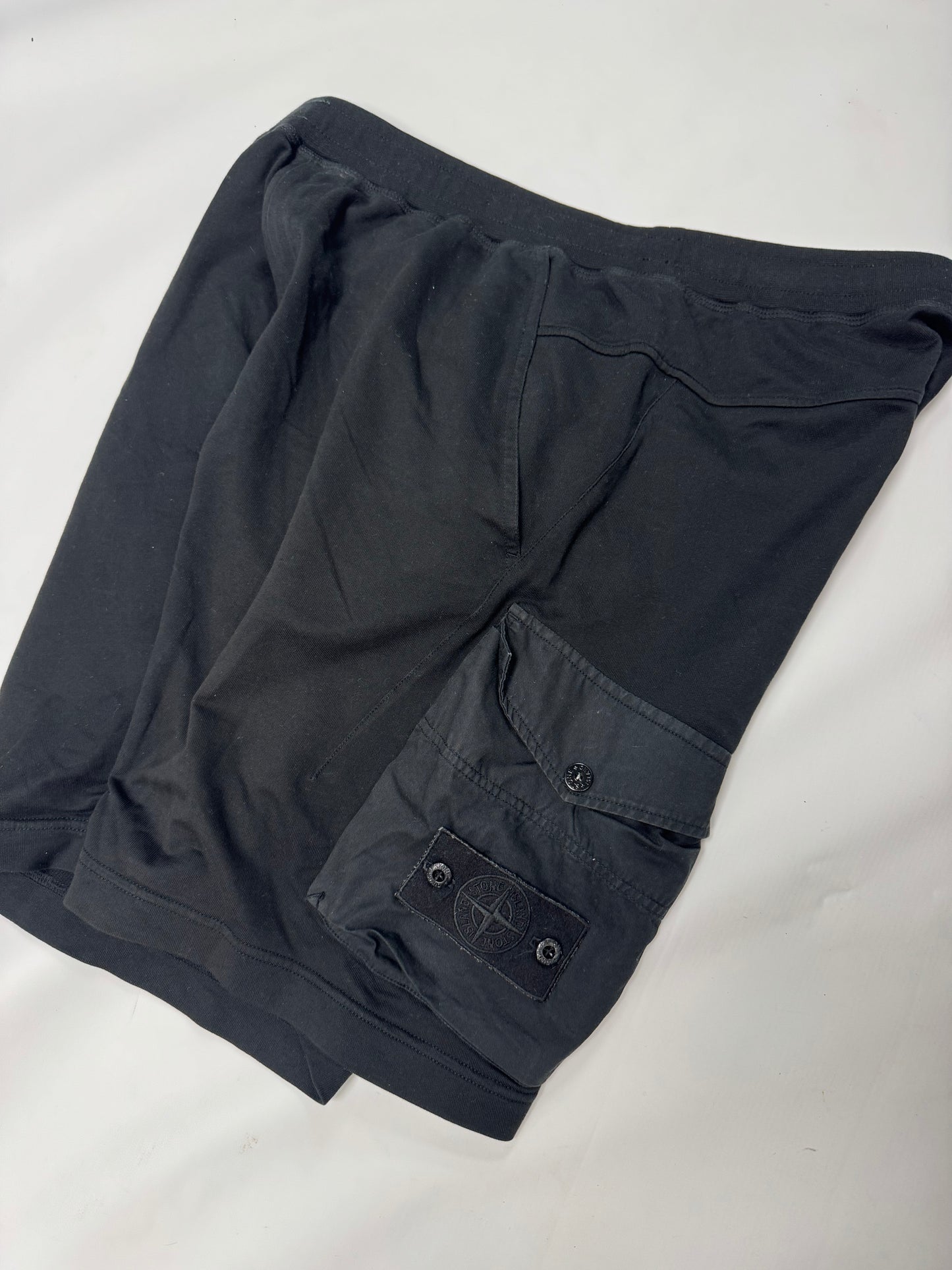 Stone island shadow project shorts (L)