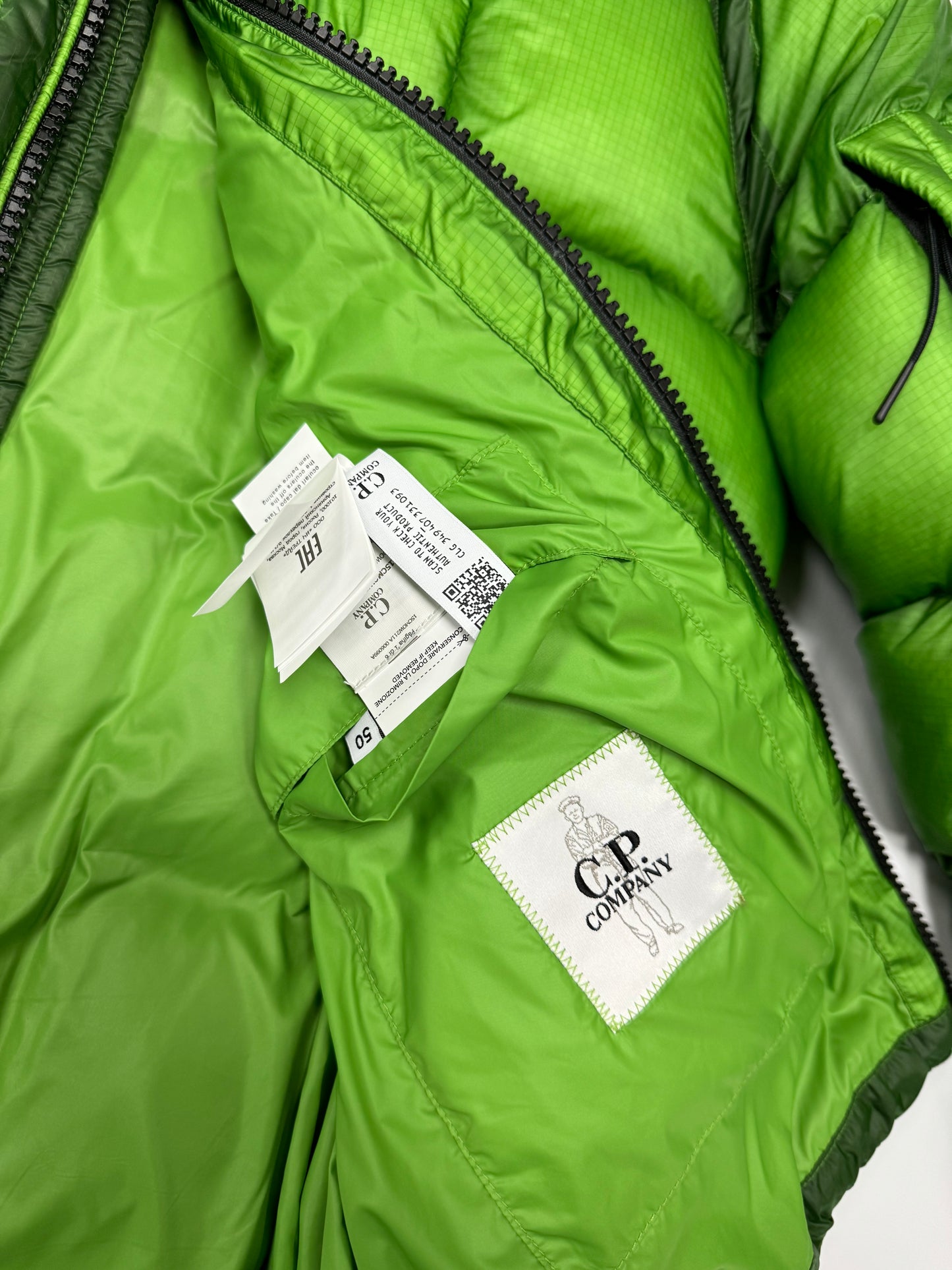 Cp company DD shell down jacket (L)