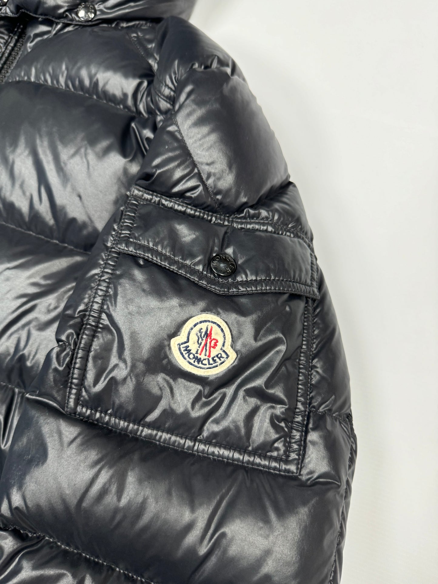 Moncler maya jacket (XL)