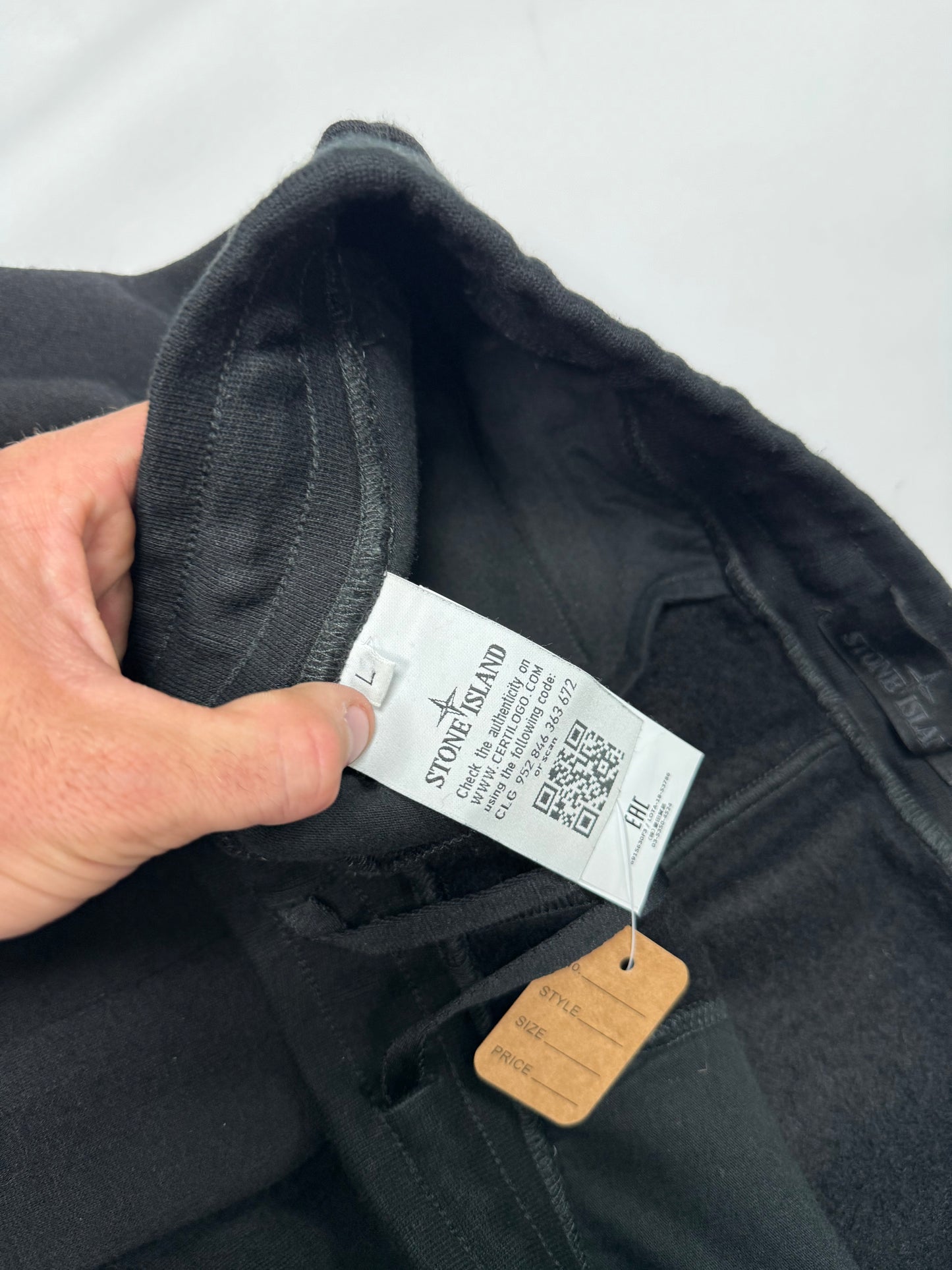 Stone island shadow project shorts (L)