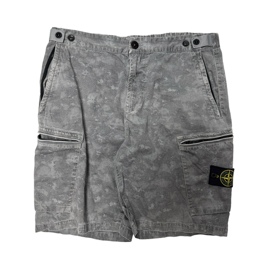 Stone island camo cargo shorts (w34)