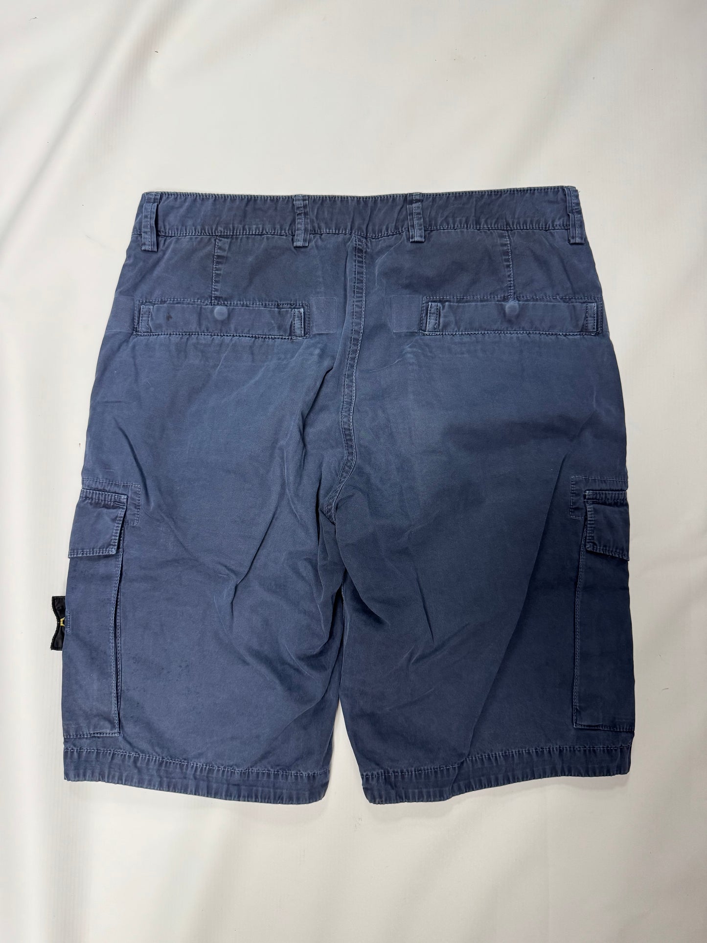 Stone island cargo shorts (W30)