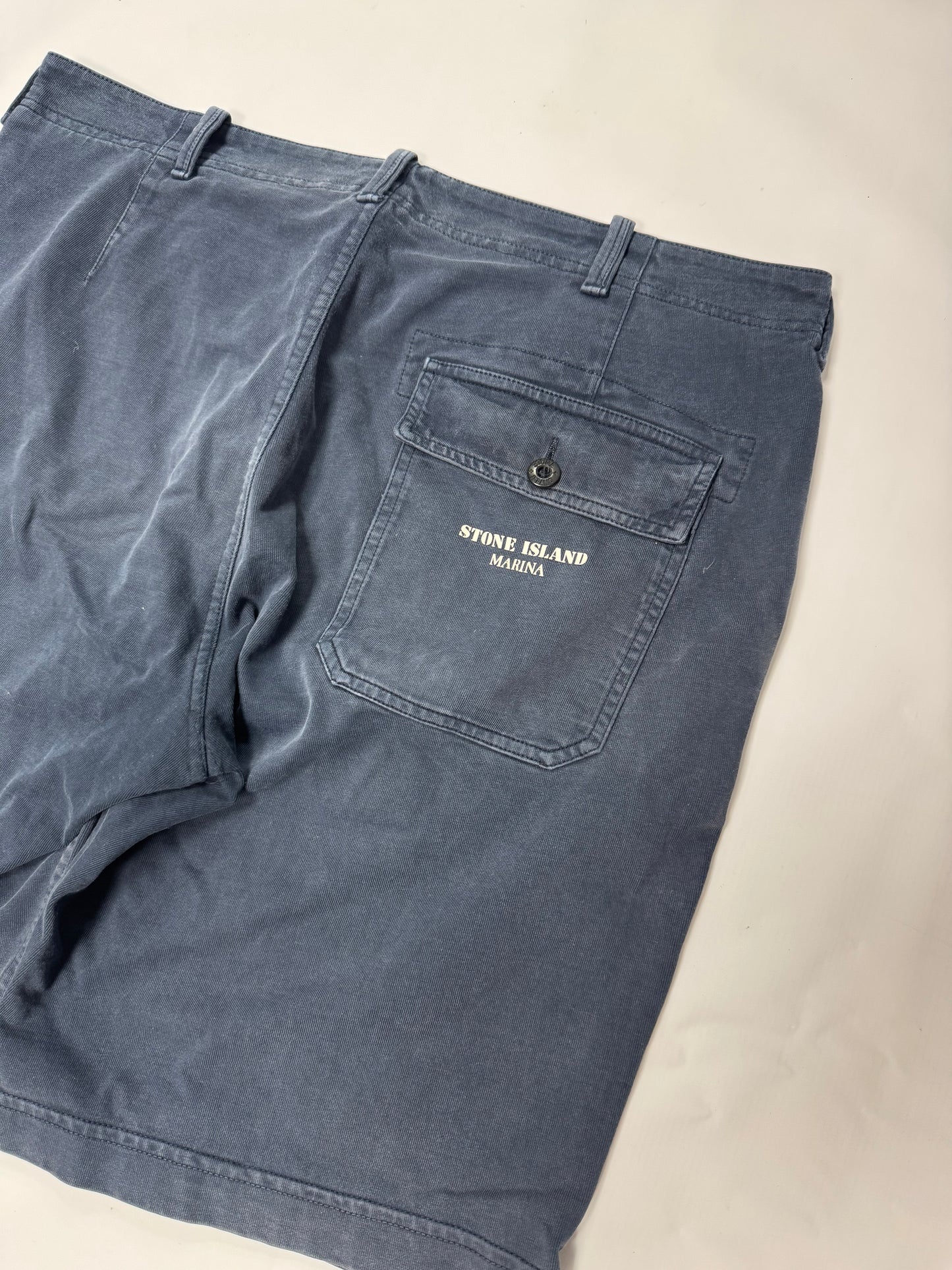 Stone island marina cargo shorts (36W)
