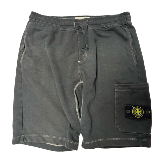 Stone island contrast stitch jogger shorts (M)