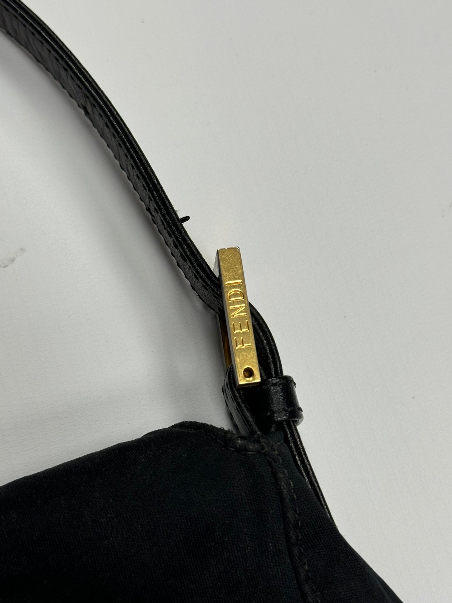 Fendi mamma baguette shoulder bag (OS)
