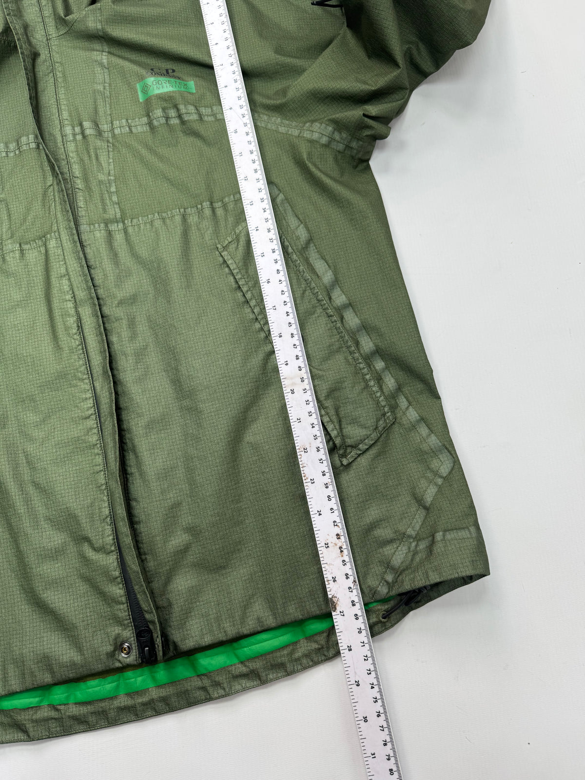 Cp company goretex jacket (L)