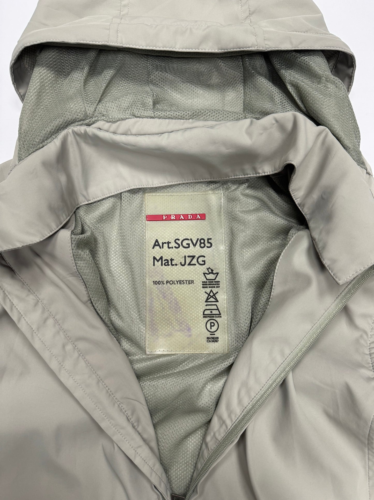 Prada sport goretex jacket (XL)