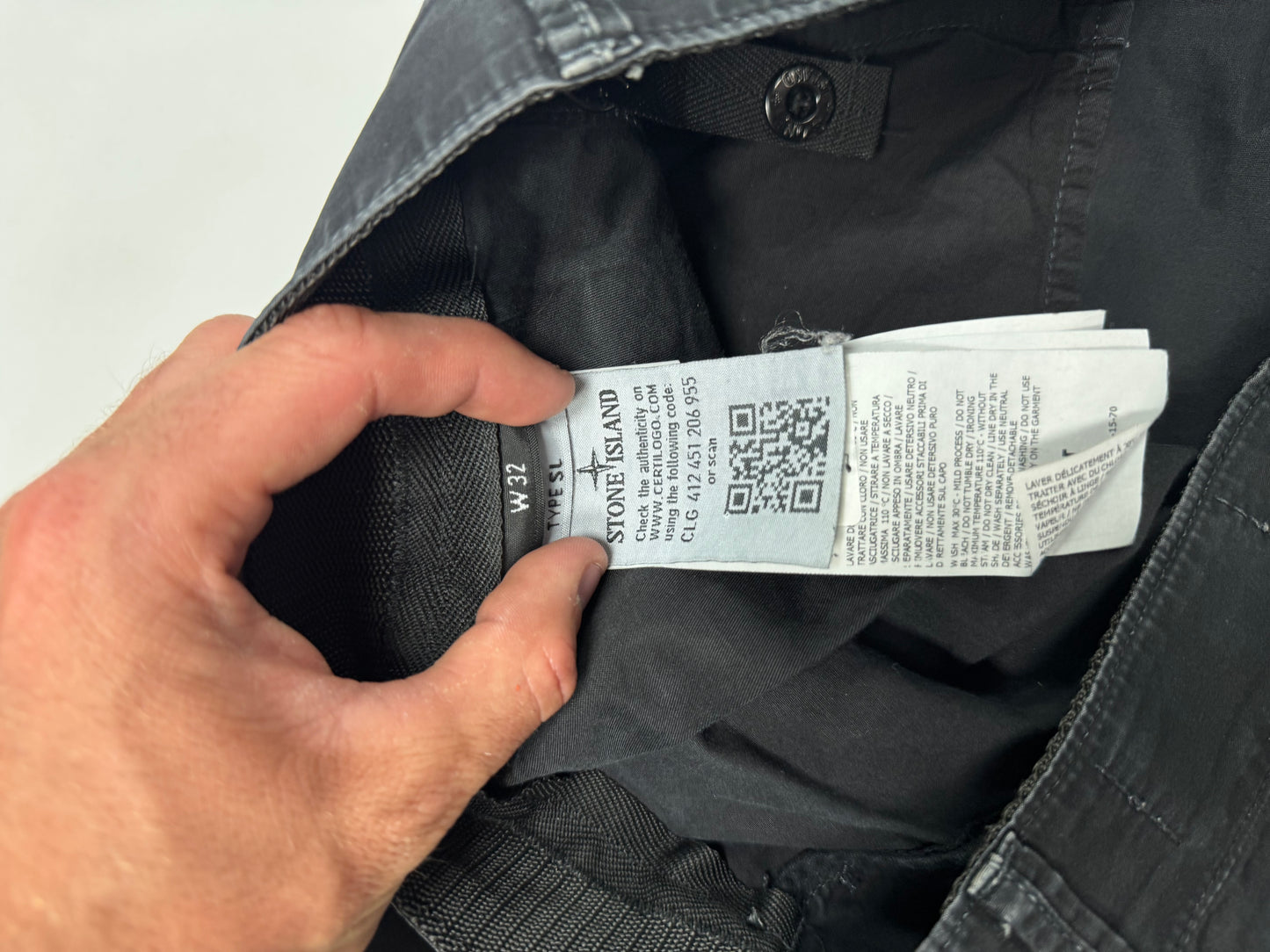 Stone island cargo shorts (32W)