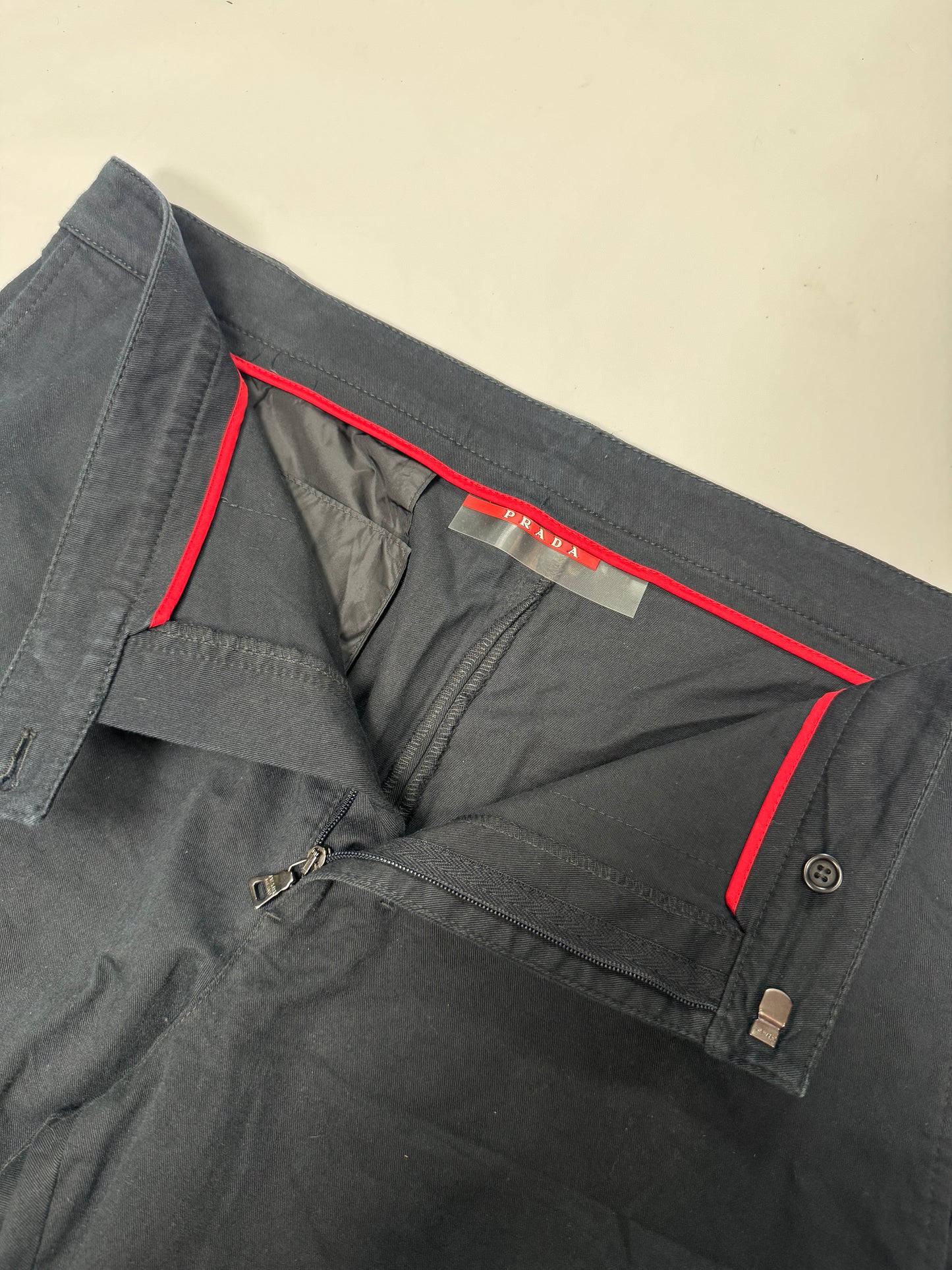 Prada sport shorts (M)