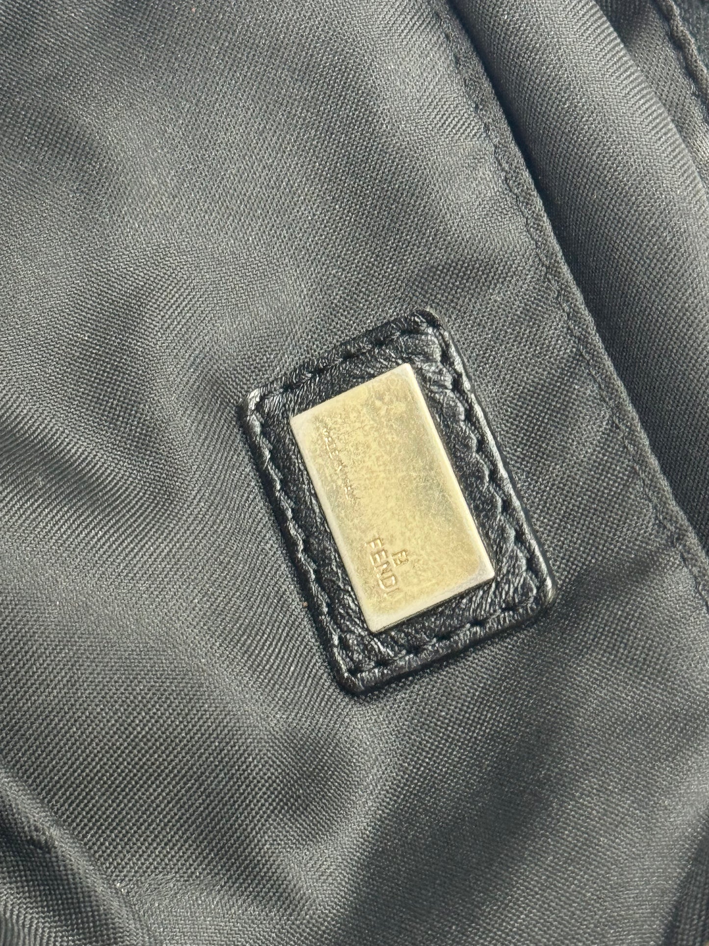 Fendi chef shoulder bag (OS)