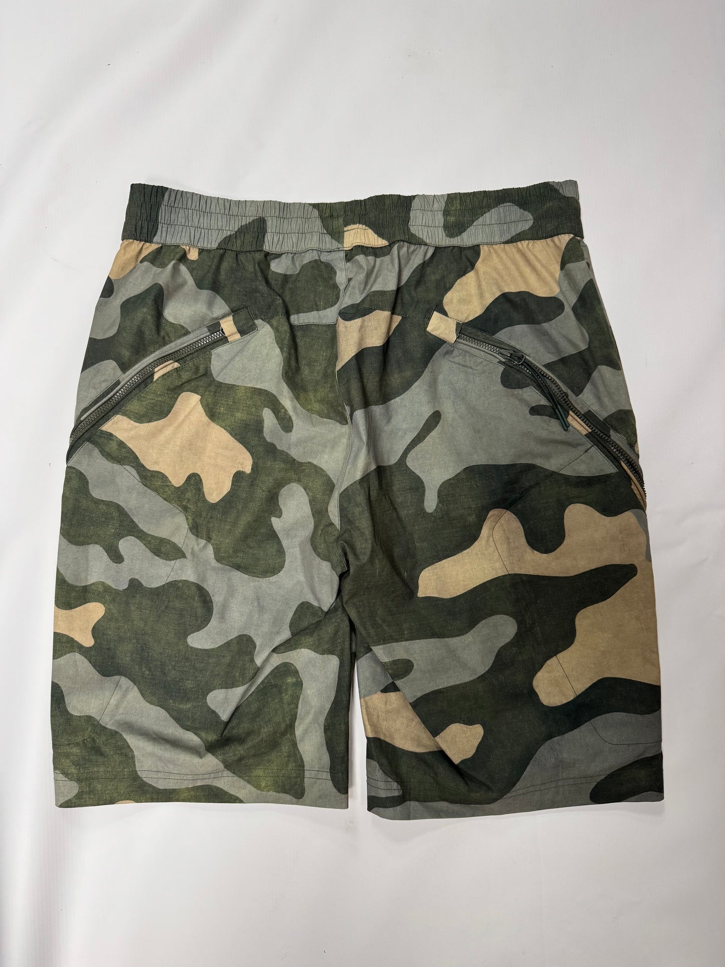 Cp company Swedish camo shorts (M)