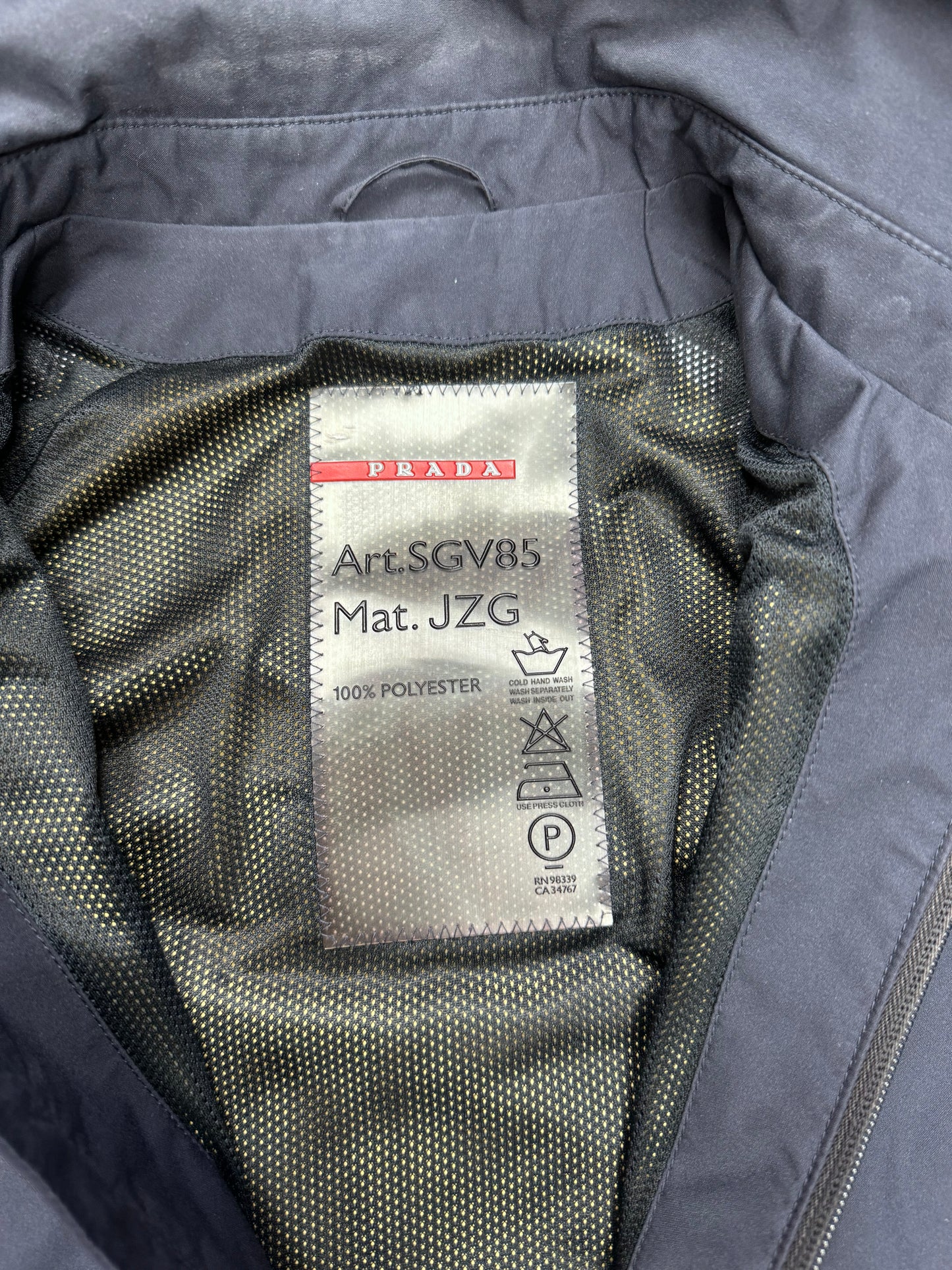 Prada sport goretex jacket (M)