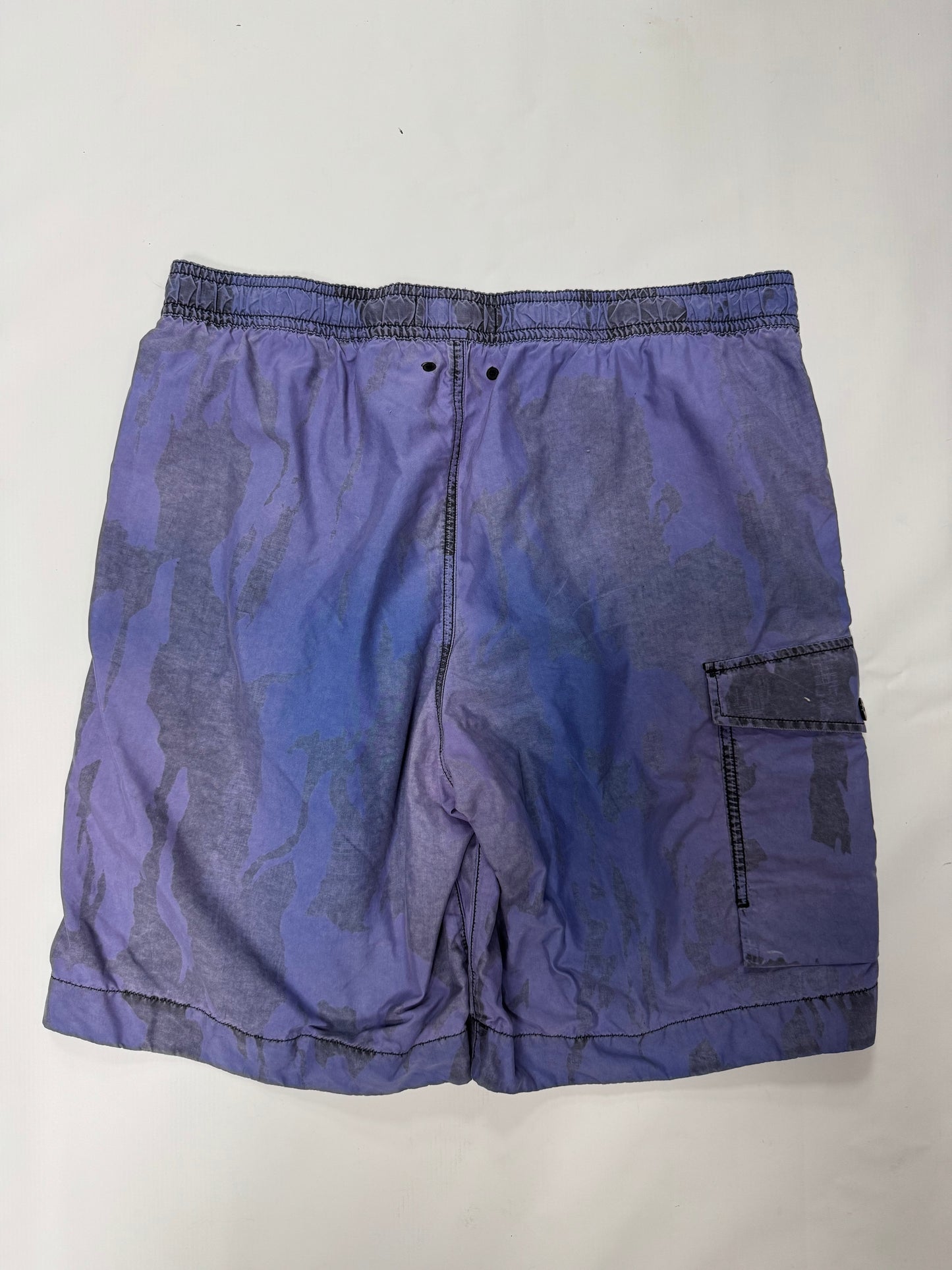 Stone island camo shorts (L)