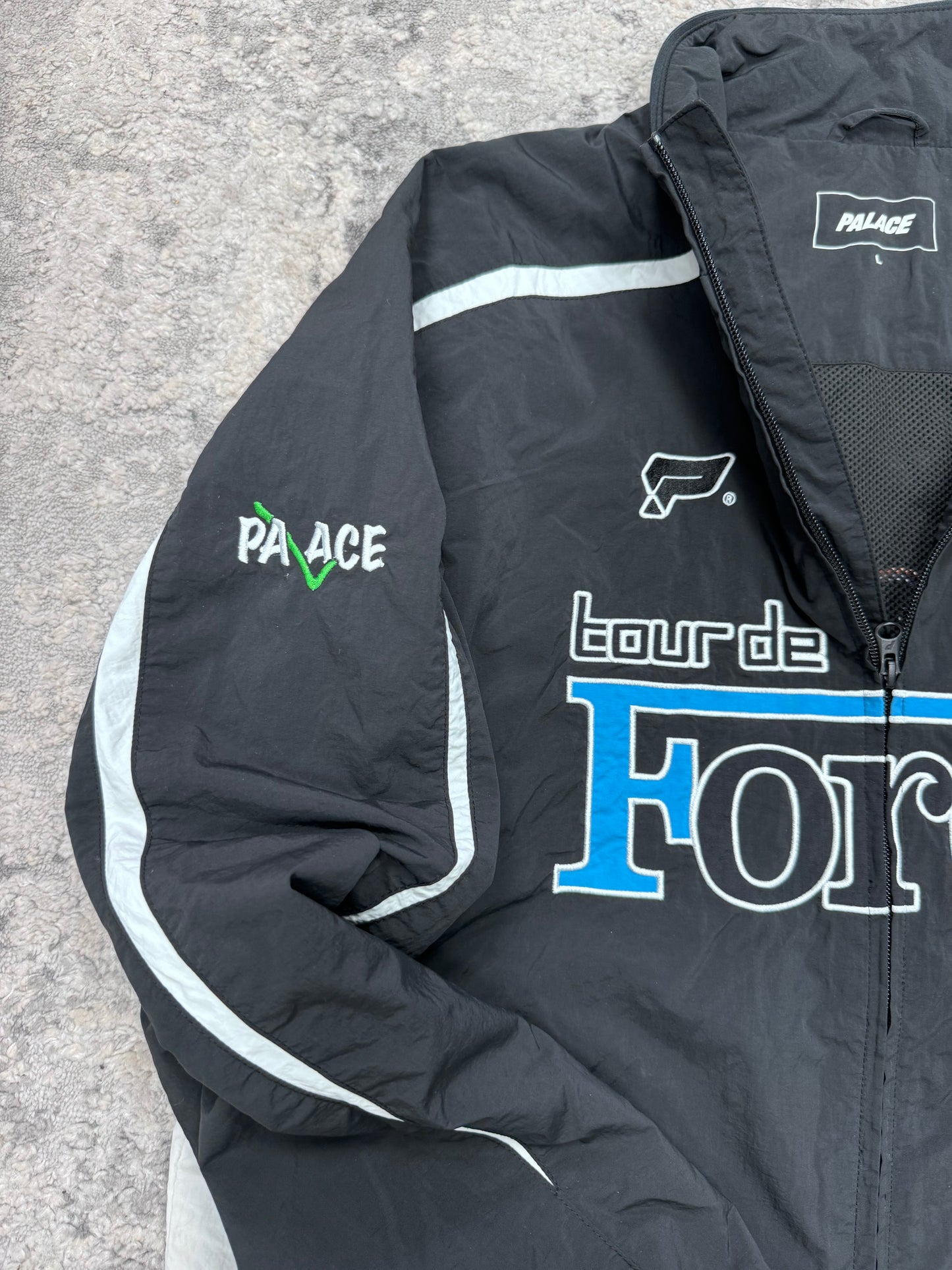 Palace Europa track jacket (L)