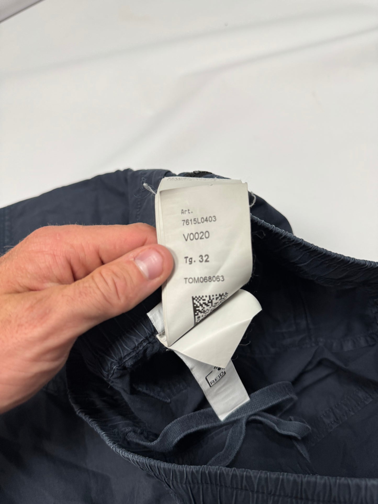 Stone island cargo shorts (W32)