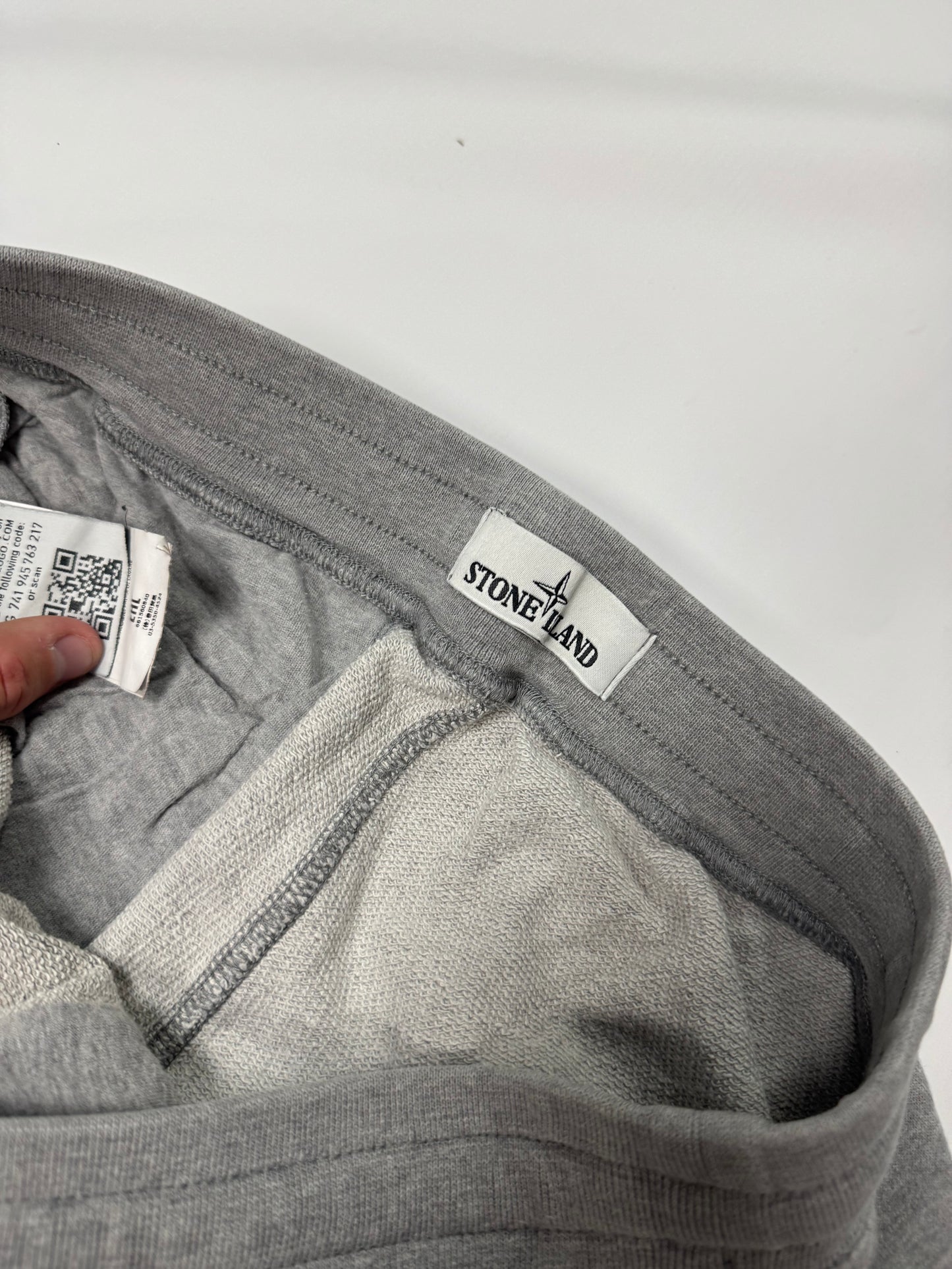 Stone island jogger shorts (L)