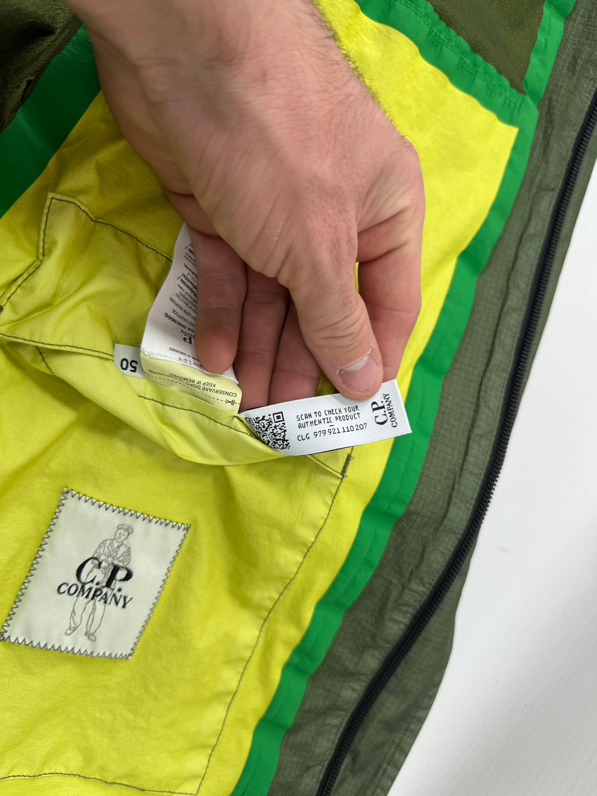 Cp company goretex jacket (L)