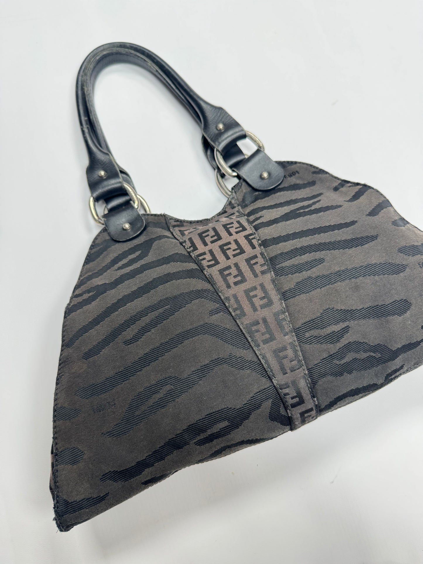 Fendi trapezio handbag (OS)