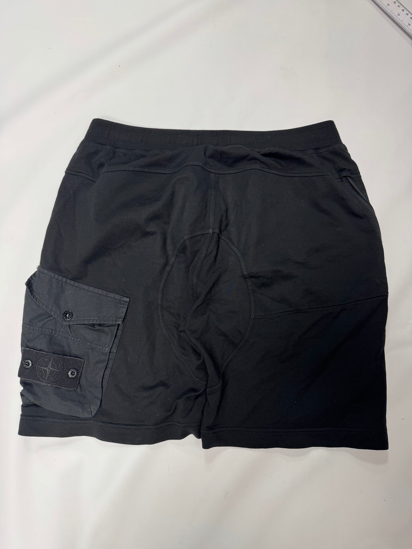 Stone island shadow project shorts (L)